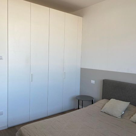 Confortevole Bilocale In Largo Marinai D'Italia Milaan Buitenkant foto